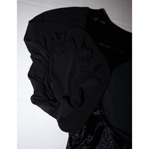 Free People Intimately OB1589236 Women's Sz S Black Velvet Cut-Out Back Crop Top - Picture 11 of 13